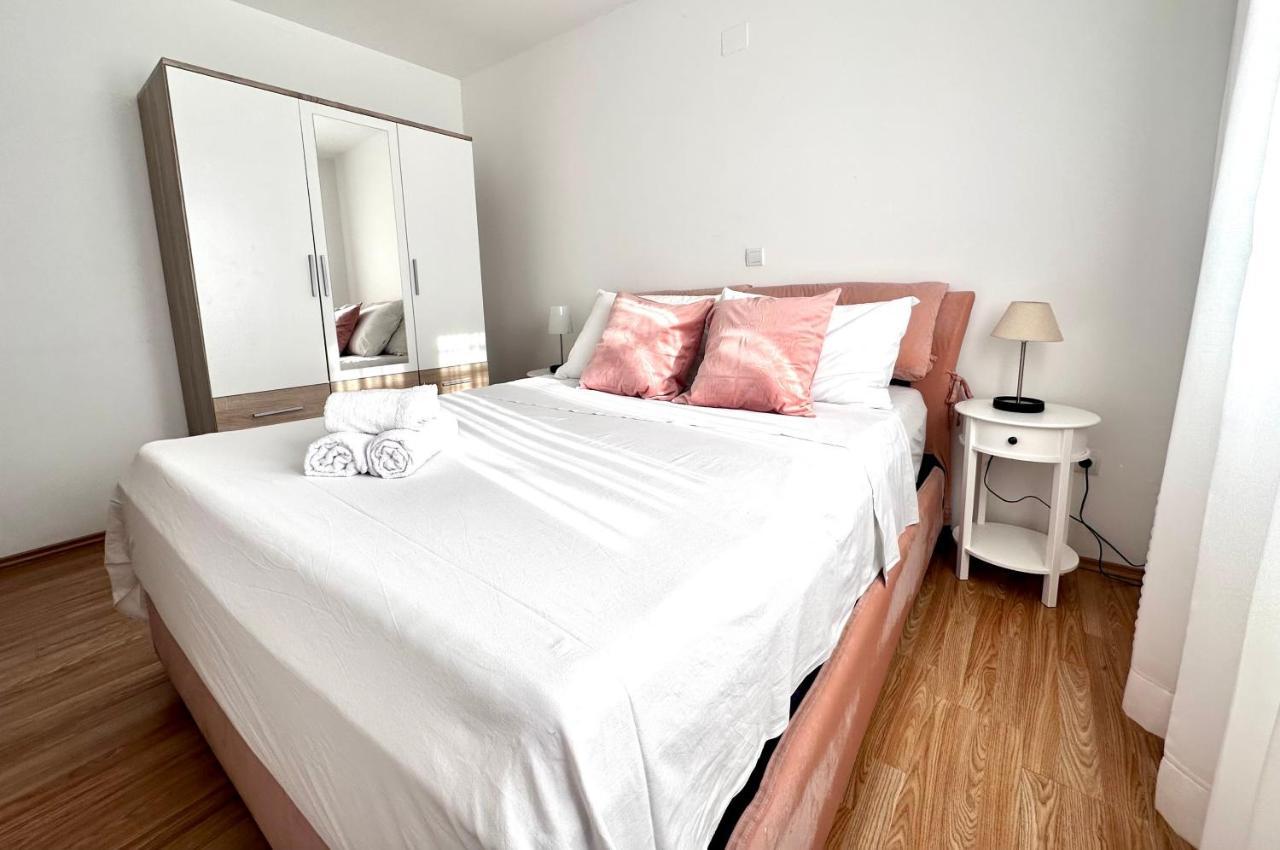 Apartments With A Parking Space Lopar, Rab - 14070 ภายนอก รูปภาพ